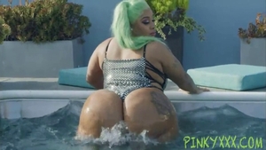 Deepthroat along with bubble butt BBW