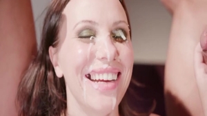 Babe Alysa Gap gaping in office