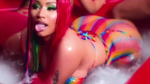 Famous amateur ebony Nicki Minaj twerking