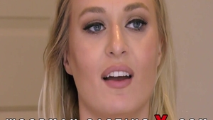 Mature Natalia Starr masturbating